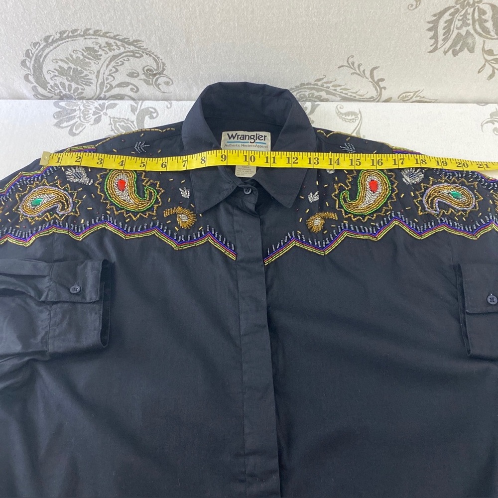 VTG Wrangler Western Apparel
Beaded Rodeo Shirt Button Up
Cowgirl. XL - Picture 5 of 10